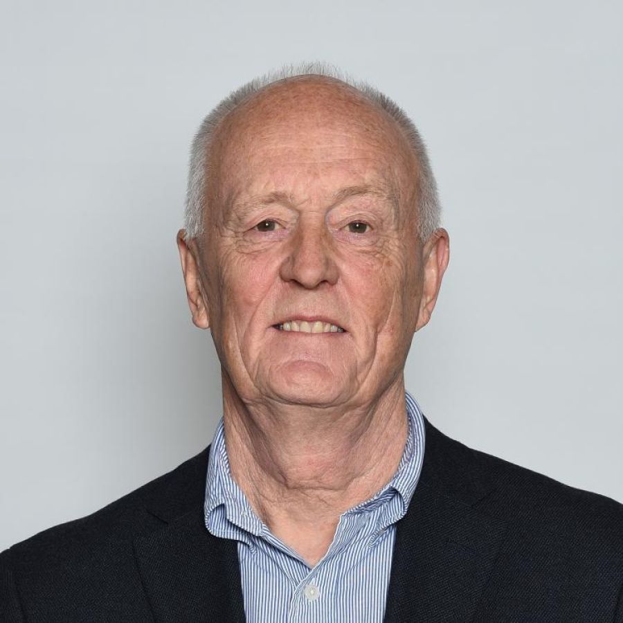 Alan Irwin headshot