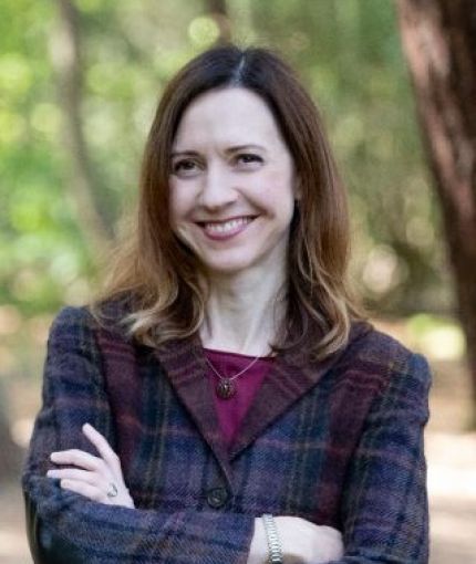 Portrait of Dr Lisa McCormick