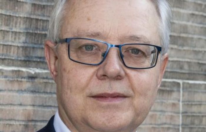 Mark Winskel headshot